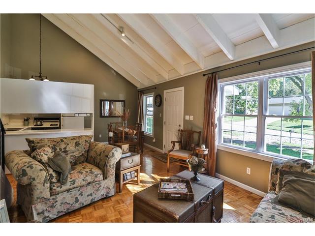 907 Parma Dr, Ballwin, MO 63021 photo 9