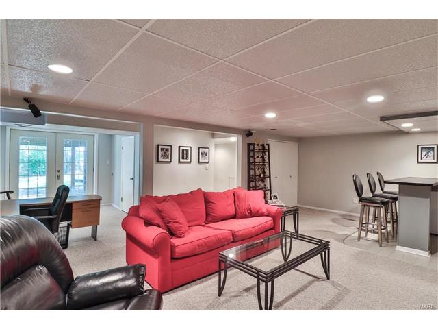 907 Parma Dr, Ballwin, MO 63021 photo 29