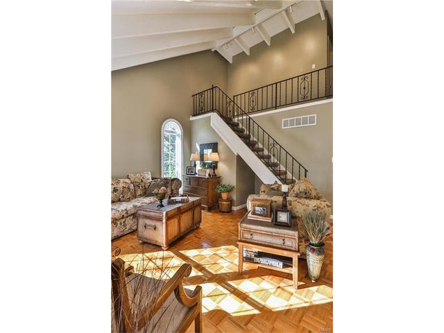 907 Parma Dr, Ballwin, MO 63021 photo 6