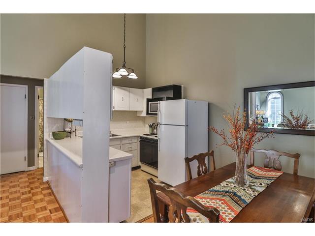 907 Parma Dr, Ballwin, MO 63021 photo 12