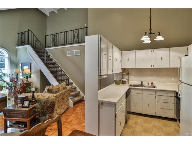 907 Parma Dr, Ballwin, MO 63021 photo 11