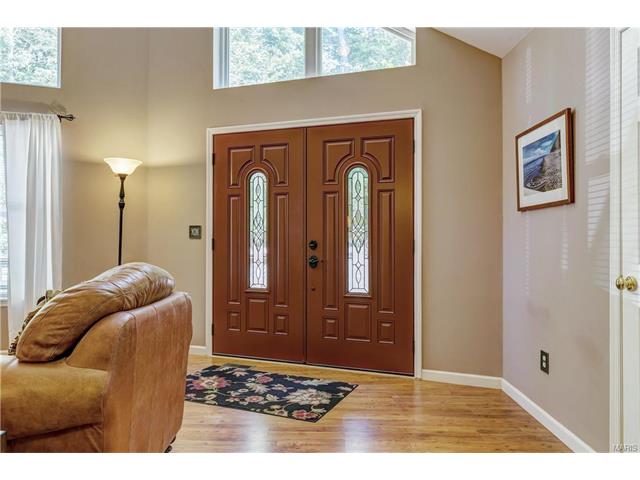 18768 Haystack Ln, Chesterfield, MO 63005 photo 4