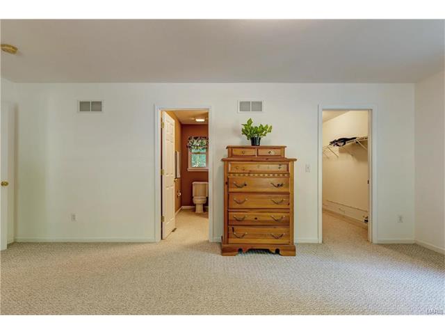 18768 Haystack Ln, Chesterfield, MO 63005 photo 15