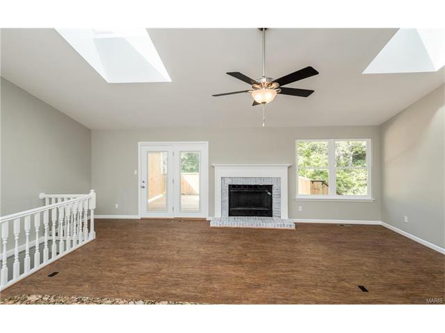 16161 Castlerea Blvd, Ellisville, MO 63021 photo 4