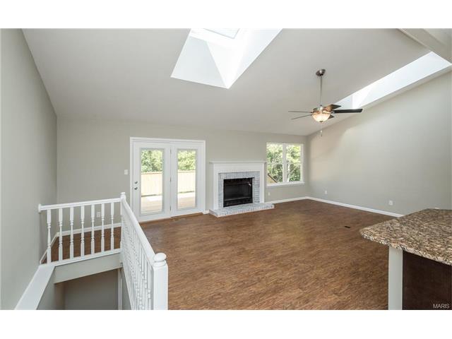 16161 Castlerea Blvd, Ellisville, MO 63021 photo 5