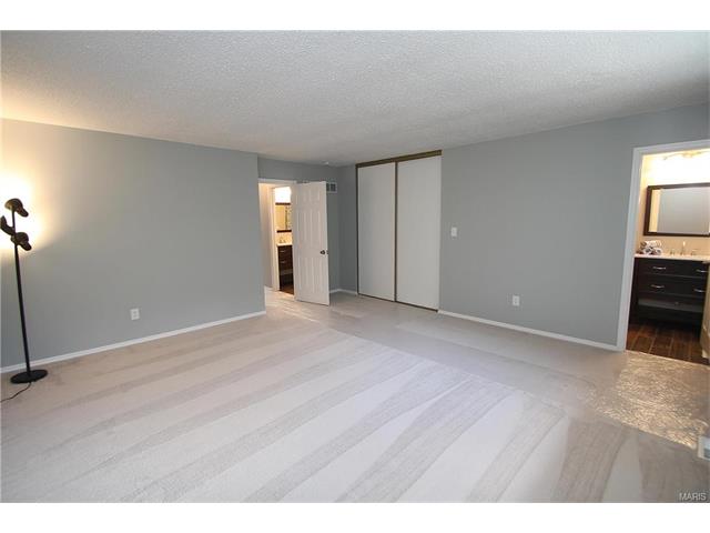 1375 Hampton Rd, Saint Charles, MO 63303 photo 11