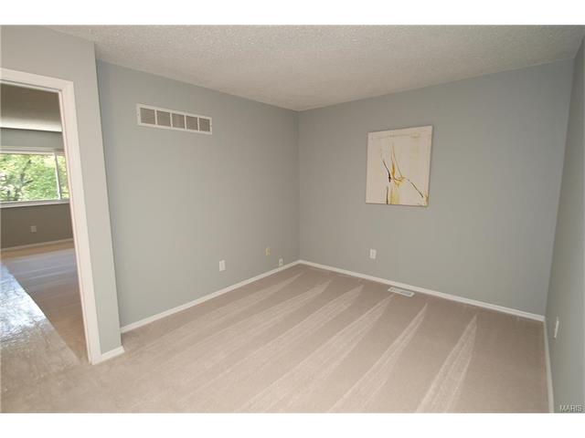 1375 Hampton Rd, Saint Charles, MO 63303 photo 13