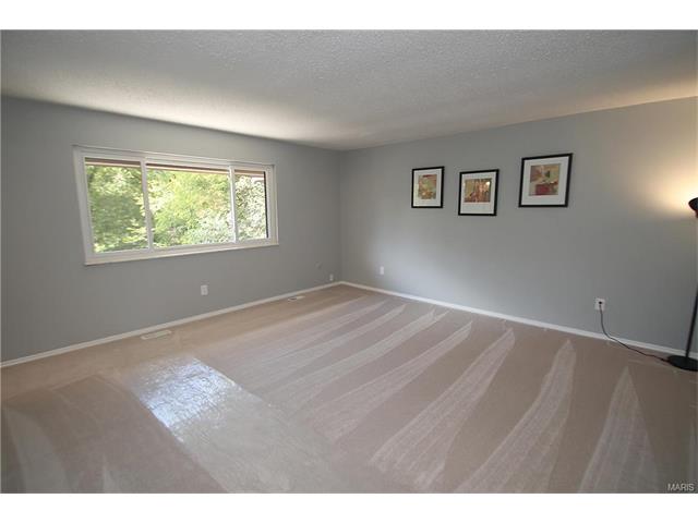 1375 Hampton Rd, Saint Charles, MO 63303 photo 10