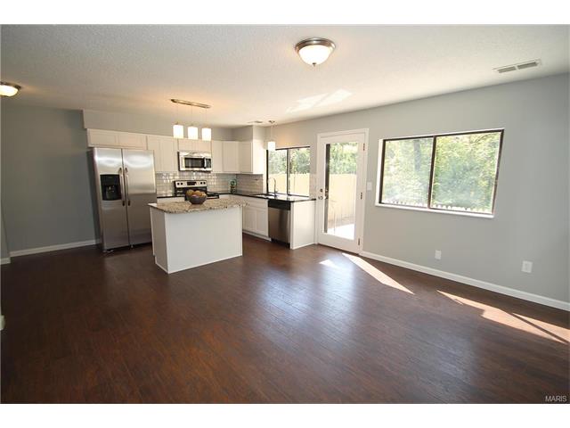 1375 Hampton Rd, Saint Charles, MO 63303 photo 5