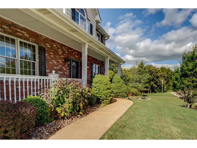 573 Malinmor, Weldon Spring, MO 63304 photo 3