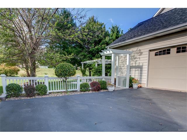 573 Malinmor, Weldon Spring, MO 63304 photo 39