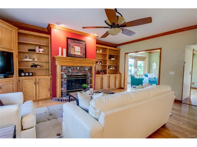 573 Malinmor, Weldon Spring, MO 63304 photo 9
