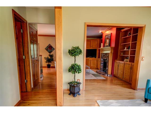 573 Malinmor, Weldon Spring, MO 63304 photo 7