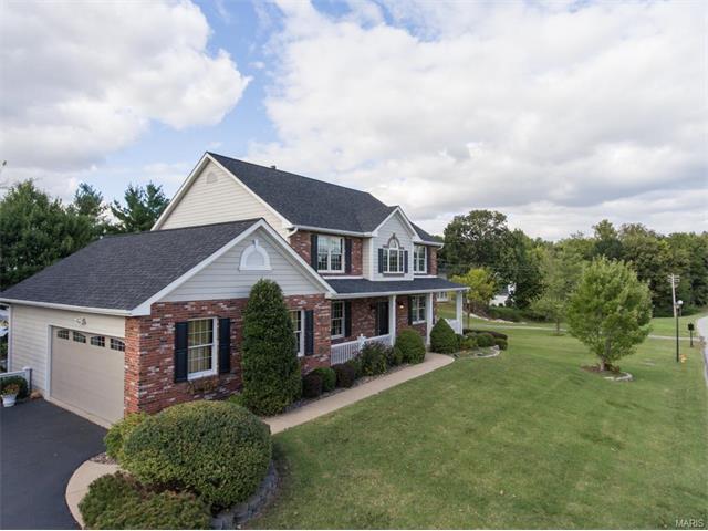 573 Malinmor, Weldon Spring, MO 63304 photo 2