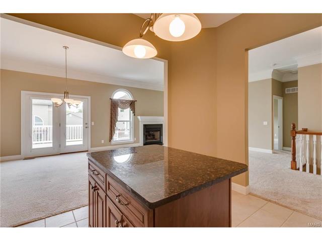 210 Natural Spring Dr, St Peters, MO 63366 photo 7