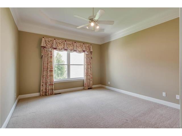 210 Natural Spring Dr, St Peters, MO 63366 photo 8