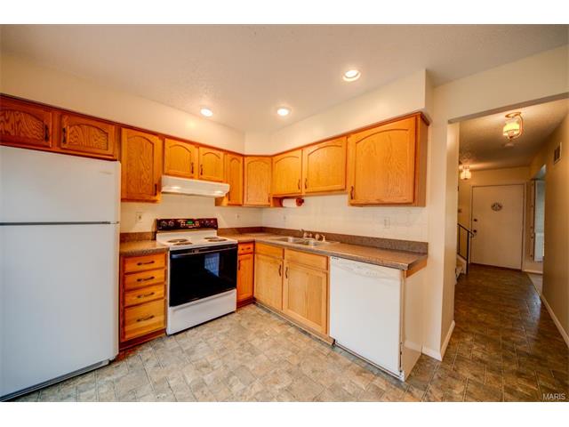 13336 Hiddendale Ln, Ballwin, MO 63021 photo 7