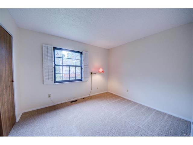 13336 Hiddendale Ln, Ballwin, MO 63021 photo 18
