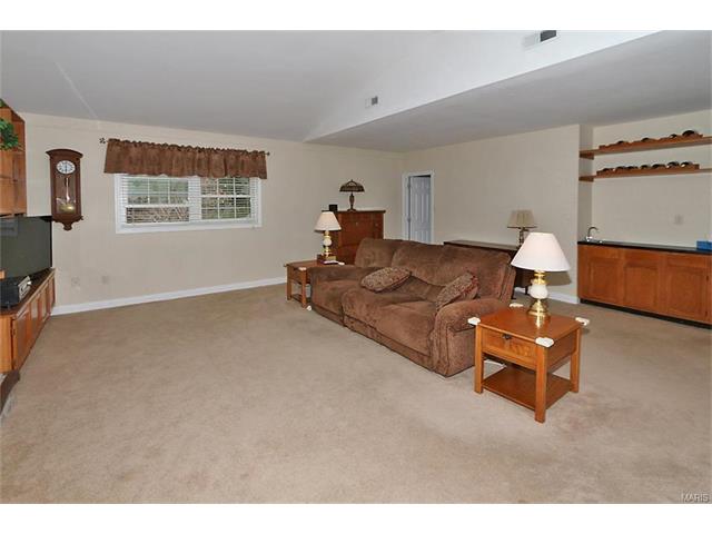 1726 Derrynane Dr, Ballwin, MO 63021 photo 14