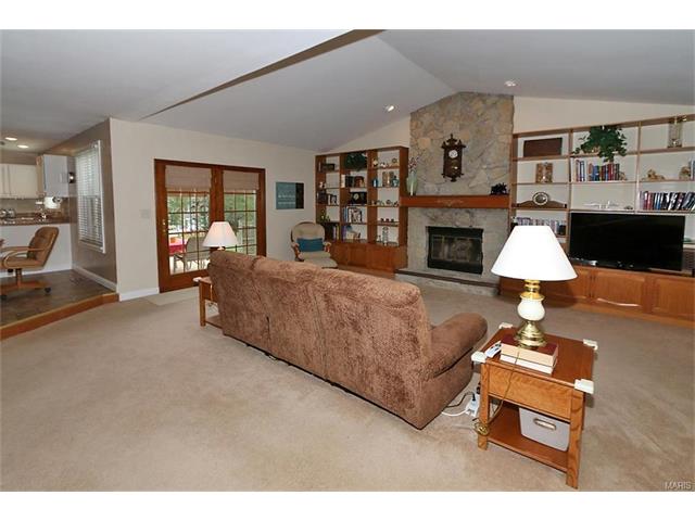 1726 Derrynane Dr, Ballwin, MO 63021 photo 15