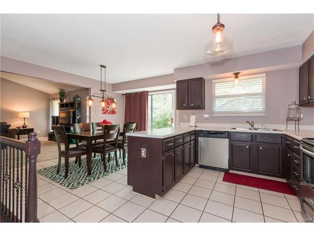 1277 Old Stone Dr, O'fallon, MO 63368 photo 14