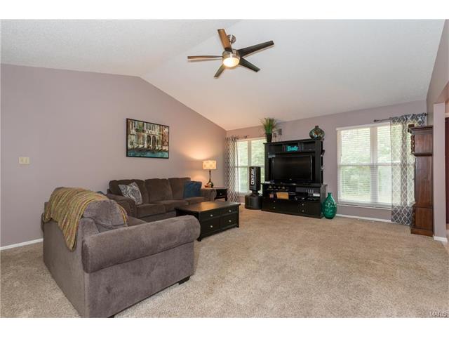 1277 Old Stone Dr, O'fallon, MO 63368 photo 2