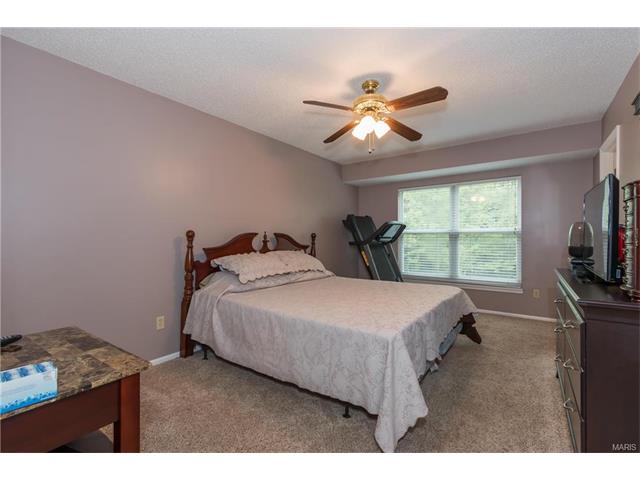 1277 Old Stone Dr, O'fallon, MO 63368 photo 5