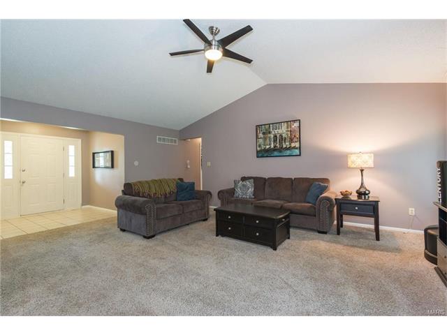 1277 Old Stone Dr, O'fallon, MO 63368 photo 13