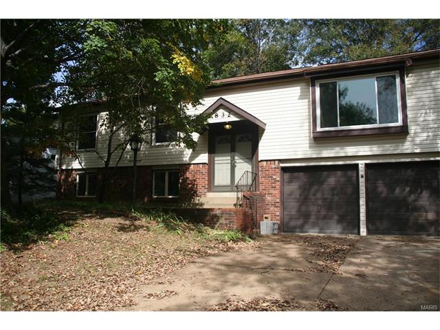 832 Garonne, Ballwin, MO 63021 photo 1