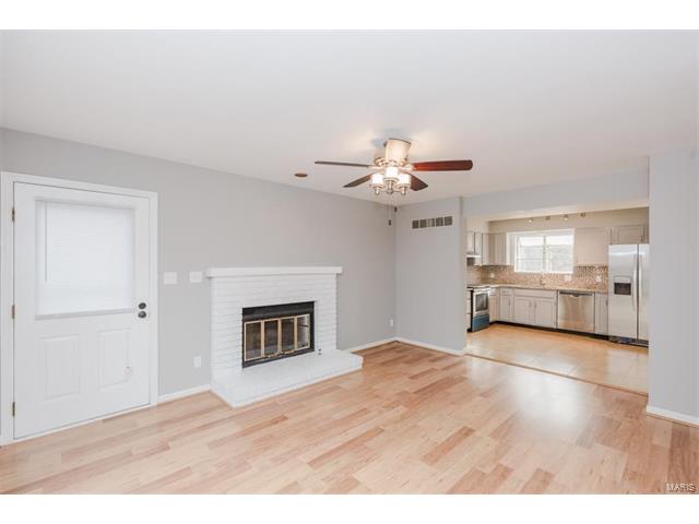 810 Rauscher Dr, Ballwin, MO 63011 photo 9