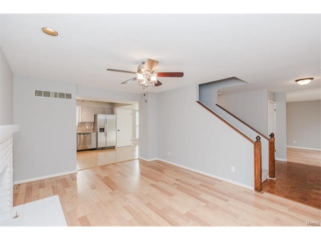810 Rauscher Dr, Ballwin, MO 63011 photo 12