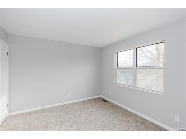 810 Rauscher Dr, Ballwin, MO 63011 photo 23