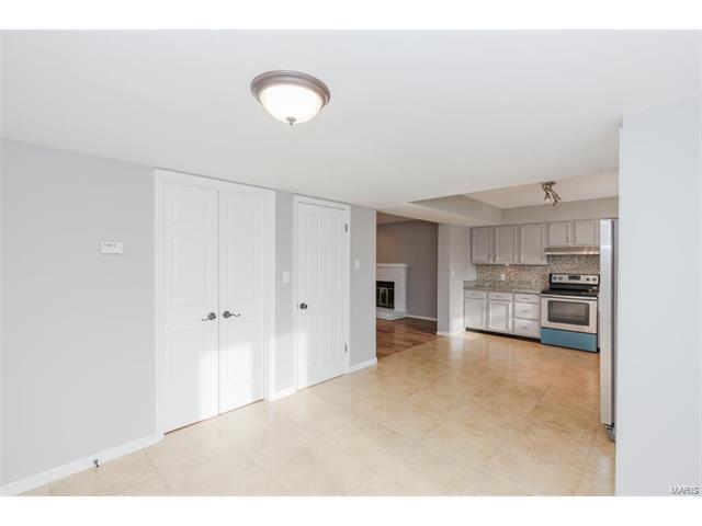 810 Rauscher Dr, Ballwin, MO 63011 photo 16