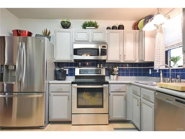 443 Talbert, Ballwin, MO 63021 photo 3