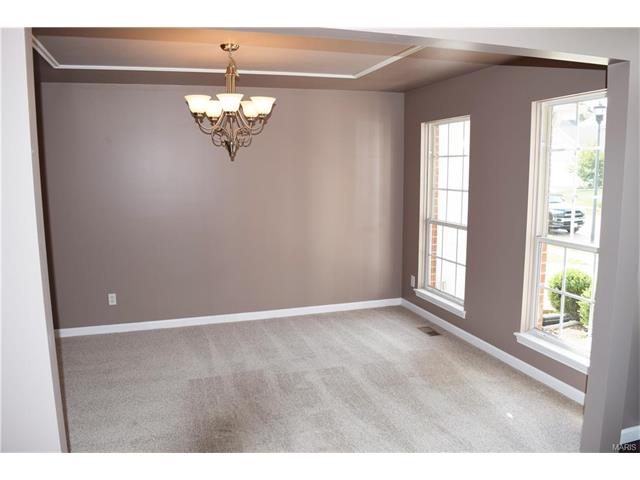 1331 Arbor Bluff Cir, Ballwin, MO 63021 photo 9