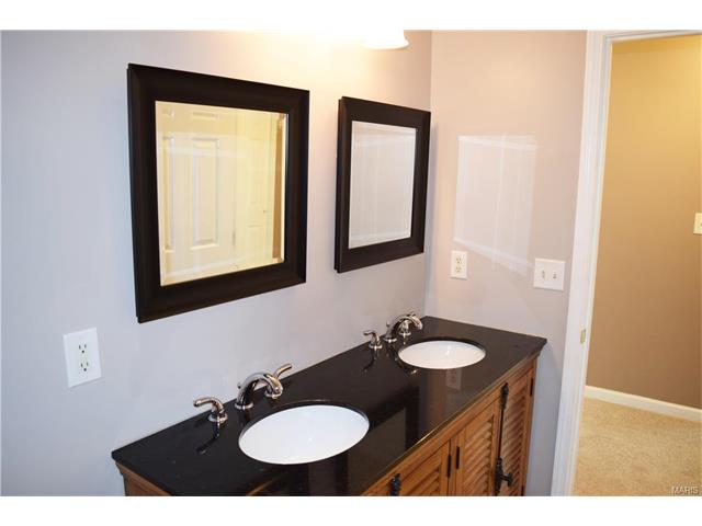 1331 Arbor Bluff Cir, Ballwin, MO 63021 photo 31