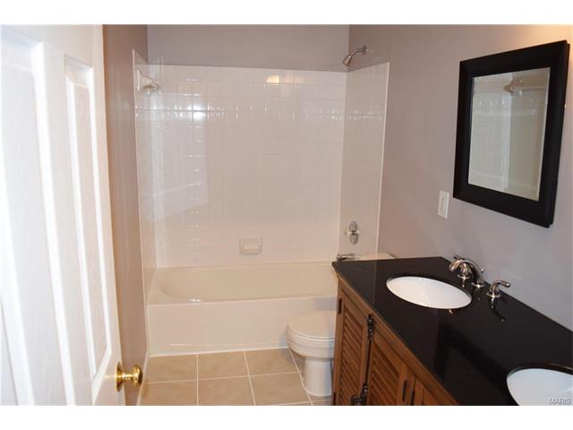 1331 Arbor Bluff Cir, Ballwin, MO 63021 photo 30