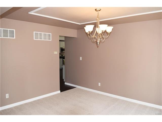 1331 Arbor Bluff Cir, Ballwin, MO 63021 photo 10