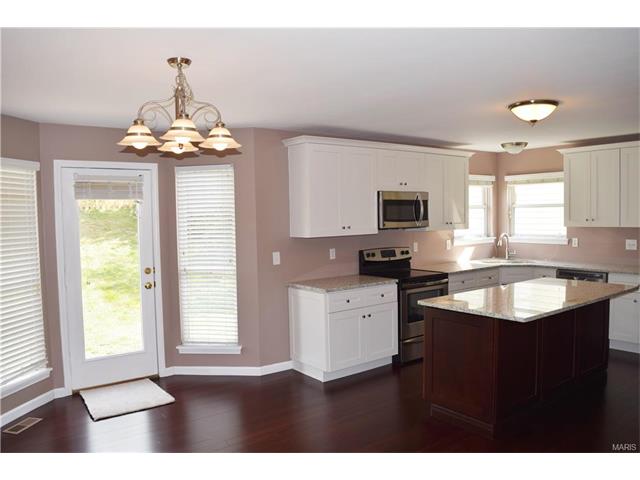 1331 Arbor Bluff Cir, Ballwin, MO 63021 photo 14