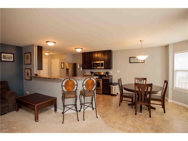 318 Wild Oak Dr, O'fallon, MO 63368 photo 5