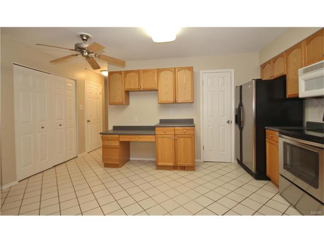 406 Dennison Estates Dr, Ballwin, MO 63021 photo 7