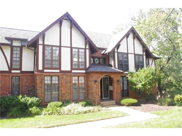 927 Claytonbrook Dr #4, Ballwin, MO 63011 photo 1