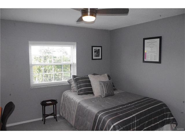 927 Claytonbrook Dr #4, Ballwin, MO 63011 photo 13