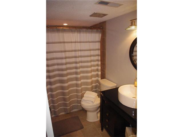 927 Claytonbrook Dr #4, Ballwin, MO 63011 photo 15