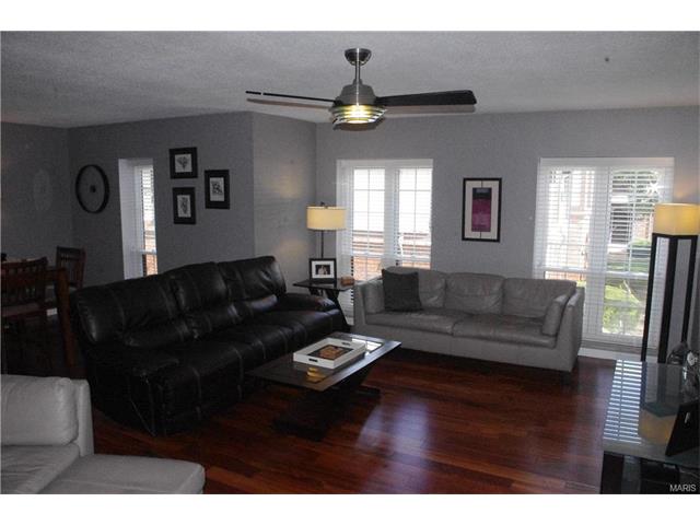 927 Claytonbrook Dr #4, Ballwin, MO 63011 photo 5