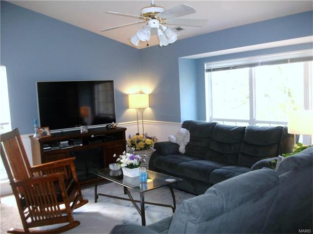 1319 Holgate Dr #D, Ballwin, MO 63021 photo 2