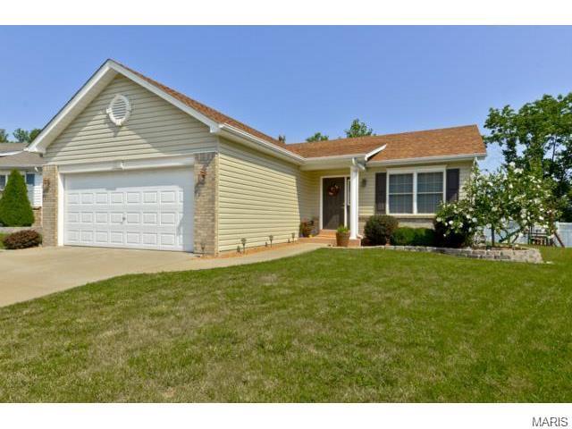 471 Chatham Dr, O'fallon, MO 63366 photo 1