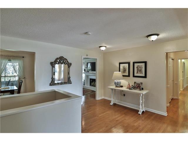 856 Sugar Hill Dr, Ballwin, MO 63021 photo 6