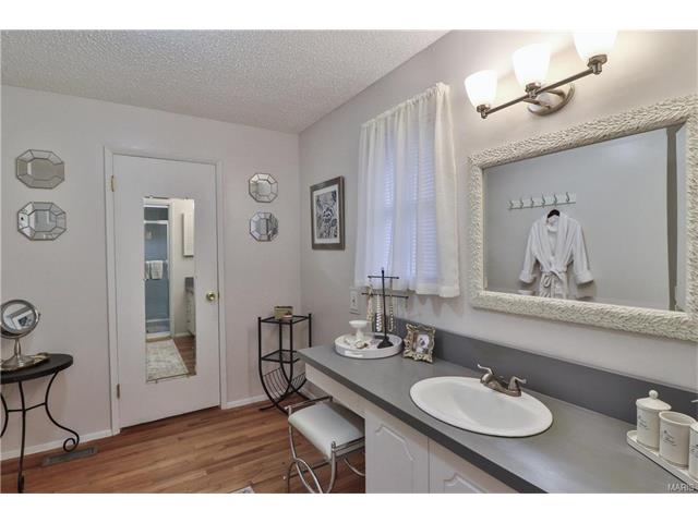 856 Sugar Hill Dr, Ballwin, MO 63021 photo 38