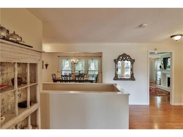 856 Sugar Hill Dr, Ballwin, MO 63021 photo 7